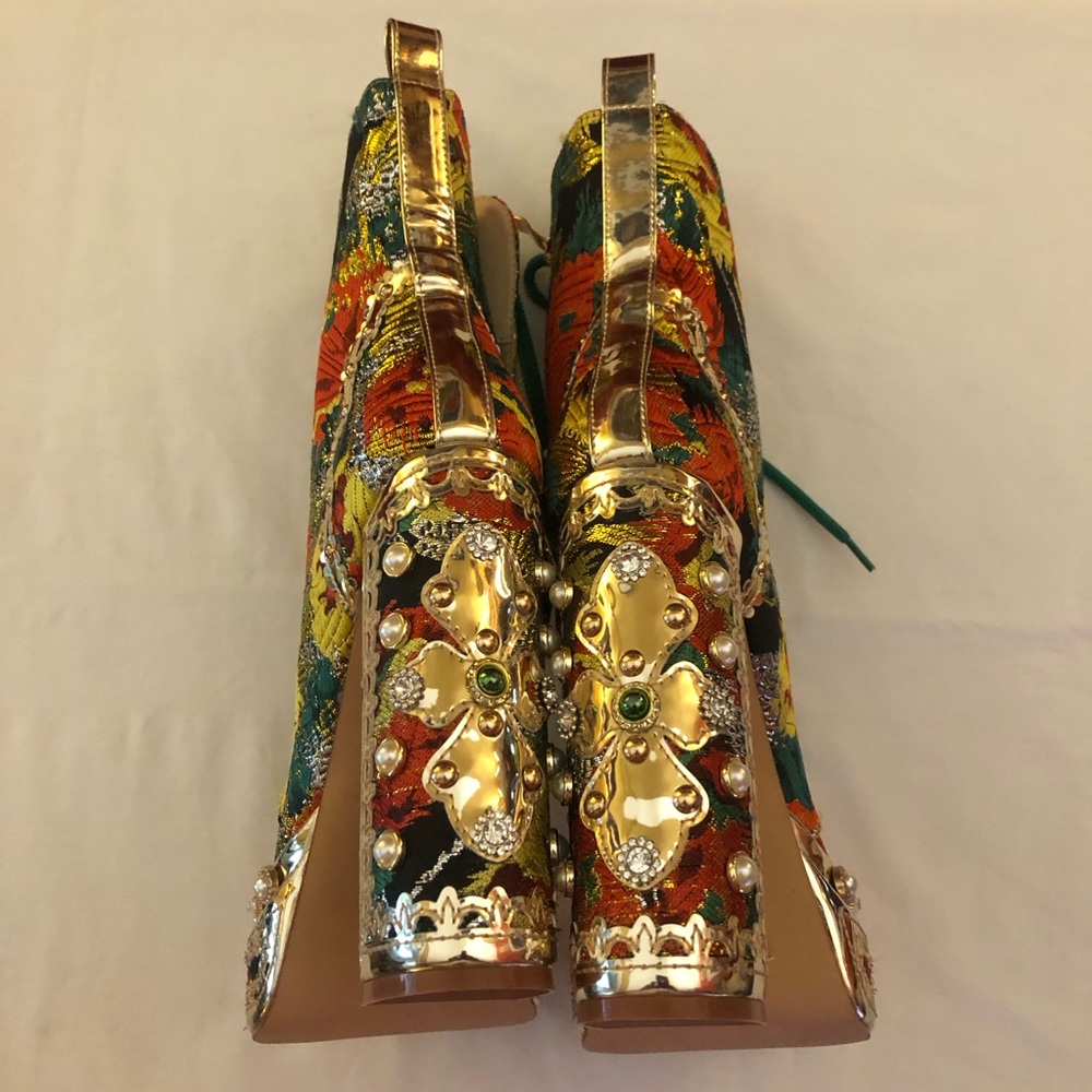 Azalea Wang Platform Boots Red Green Gold Tapestry Embellished Size 8.5 STUNNING - Picture 10 of 16